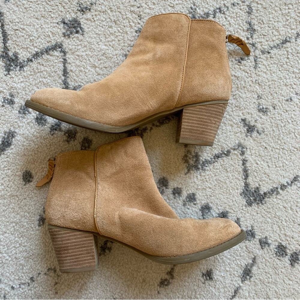 American Eagle Light Tan Faux Suede Ankle Boots